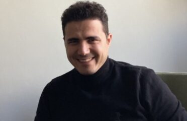 Psikolog Mustafa Karadedeli